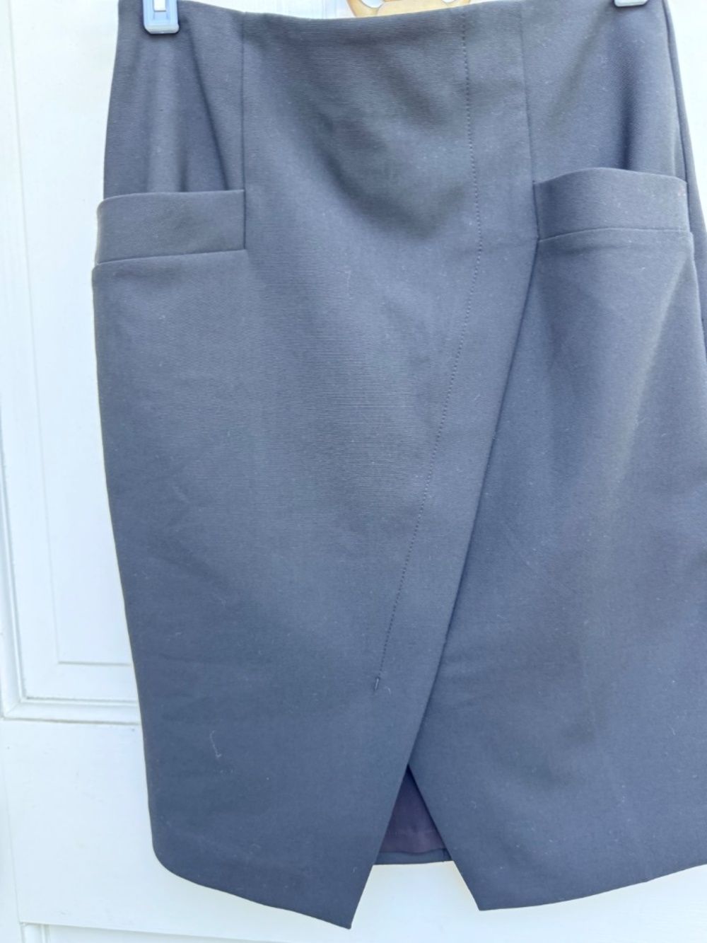 NWT LOFT Faux Wrap Pencil Skirt Size 2 True Black Pockets Lined Stretch